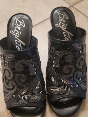 Brighton Revue 8 1/2 Black Embroidered Cutout Slide Mules (Made In Brazil)